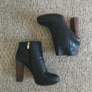 Vince Camuto Black Leather Grenadine Booties